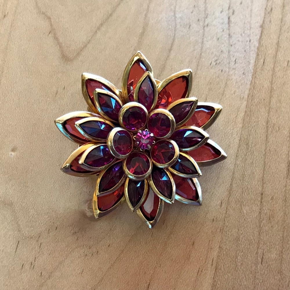 Vintage Avon brooch